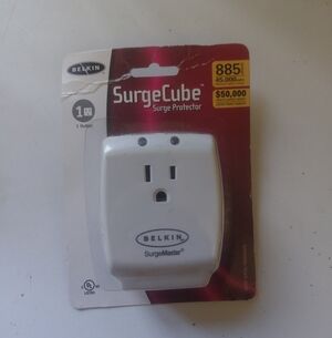 Belkin SurgeCube Surge Protector - White New In Package